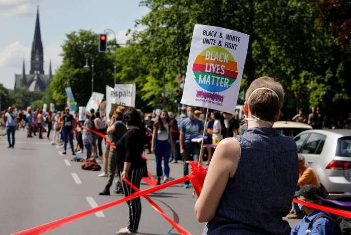 Ezrek tüntettek a rasszizmus ellen Németországban – mindeközben a vírus nem alszik