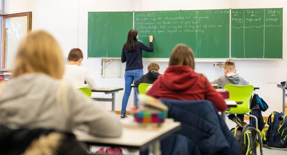 Megdöbbentően fogyanak a magyar diákok, több mint 10 ezer magyar diák jár Ausztriába iskolába